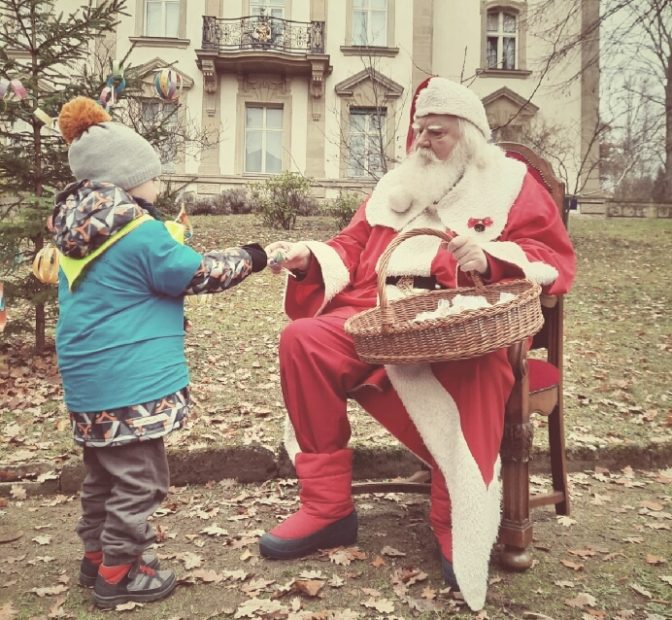 Święty Mikołaj w ogrodzie muzealnym