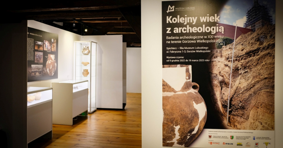 Zdjęcie wystawy czasowej pt. „Kolejny wiek z archeologią" w Spichlerzu